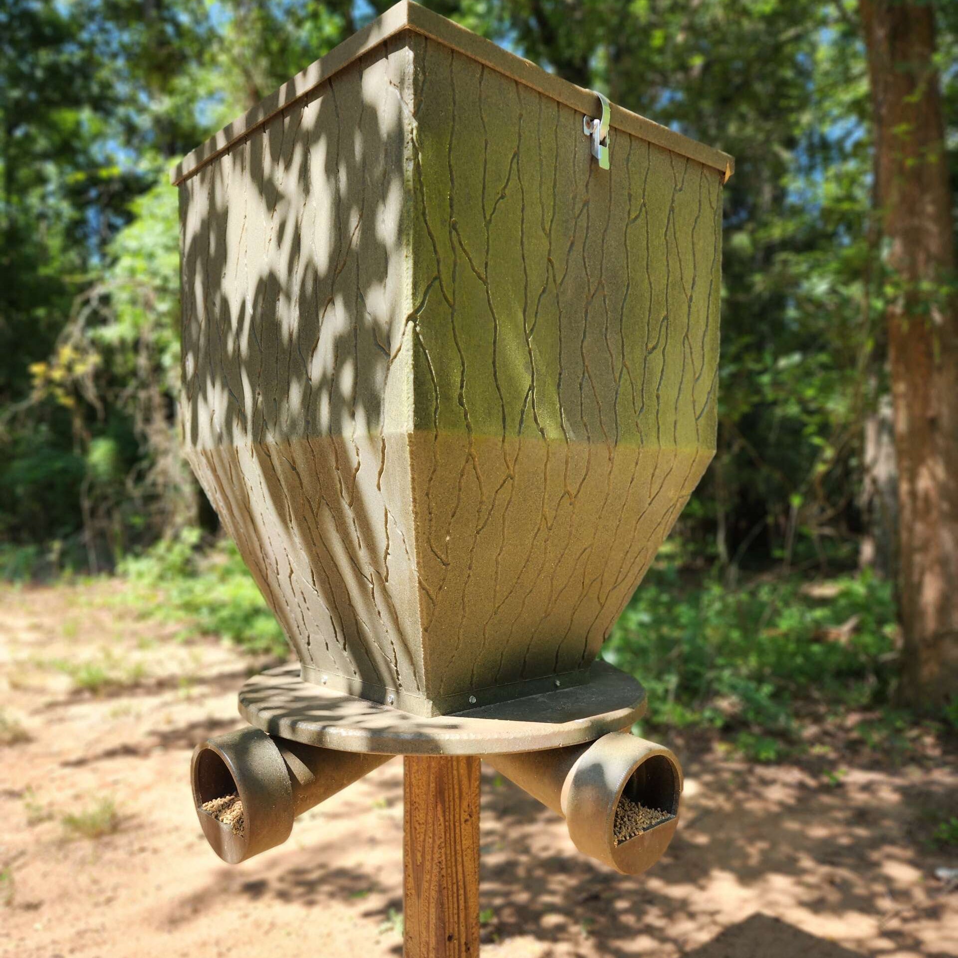 Maximizing Results with AntlerXtreme All-N-One Feed and Banks Gravity Feeders